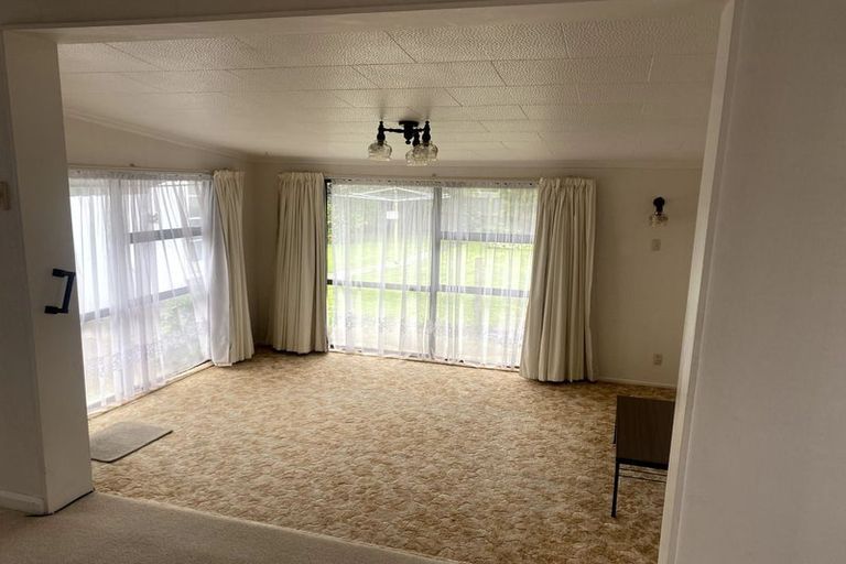 Photo of property in 74 Shamrock Street, Takaro, Palmerston North, 4412