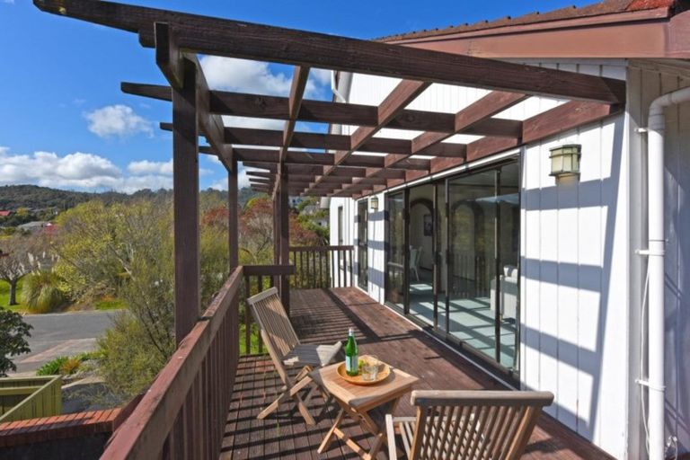 Photo of property in 6 Pioneer Grove, Silverstream, Upper Hutt, 5019