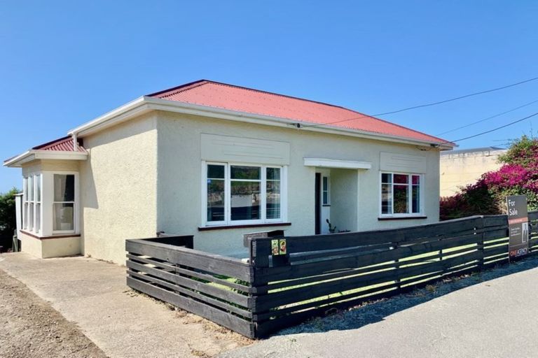 Photo of property in 23 Wharfe Street, South Hill, Oamaru, 9400