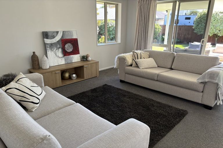 Photo of property in 7 Belgrove Place, Parklands, Christchurch, 8083