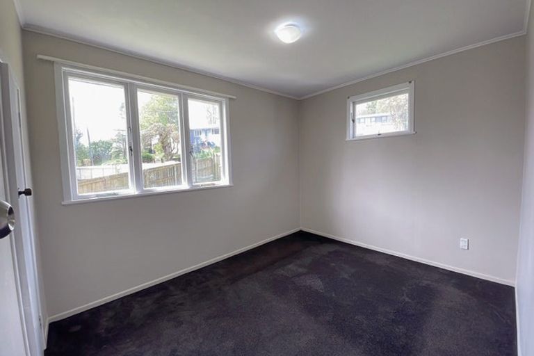 Photo of property in 63 Bond Crescent, Forrest Hill, Auckland, 0620