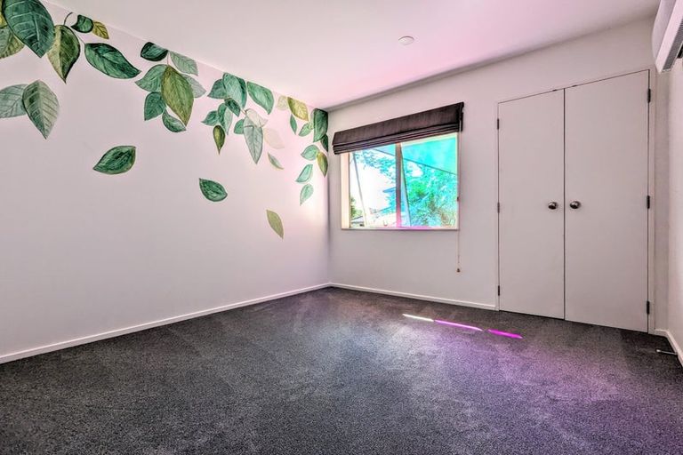 Photo of property in 32 Roy Maloney Drive, Henderson, Auckland, 0612