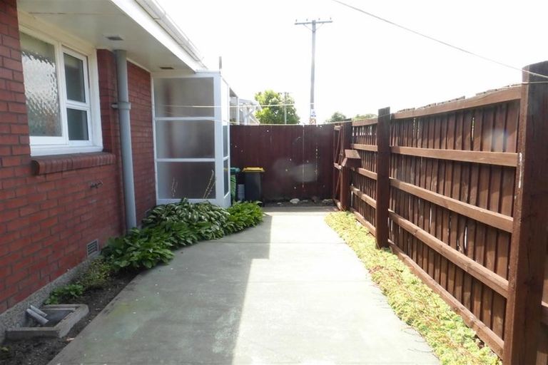 Photo of property in 2/7a Curletts Road, Sockburn, Christchurch, 8042