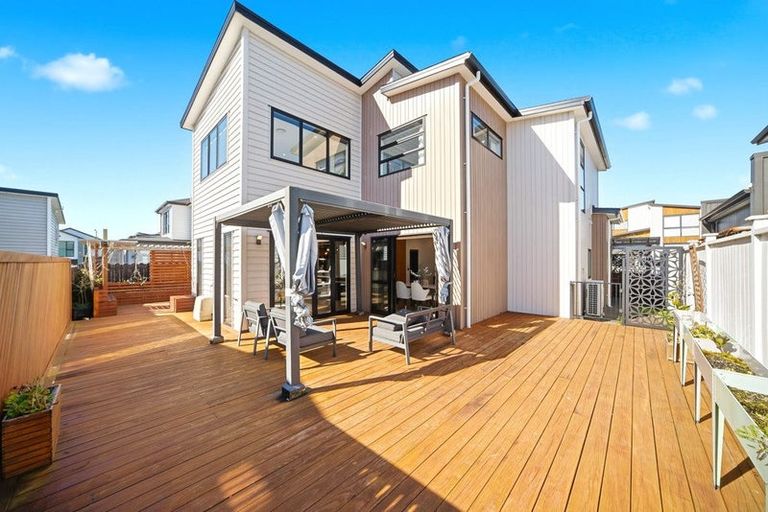 Photo of property in 20 Riroriro Road, Hobsonville, Auckland, 0616