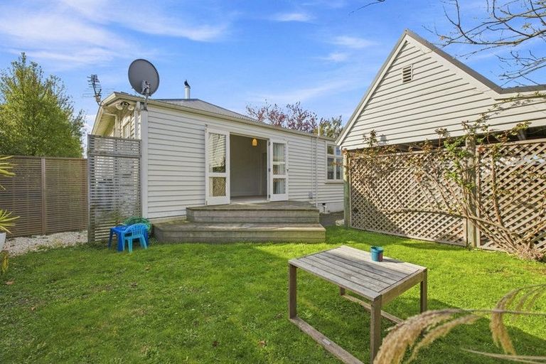 Photo of property in 124 Edward Avenue, Edgeware, Christchurch, 8013
