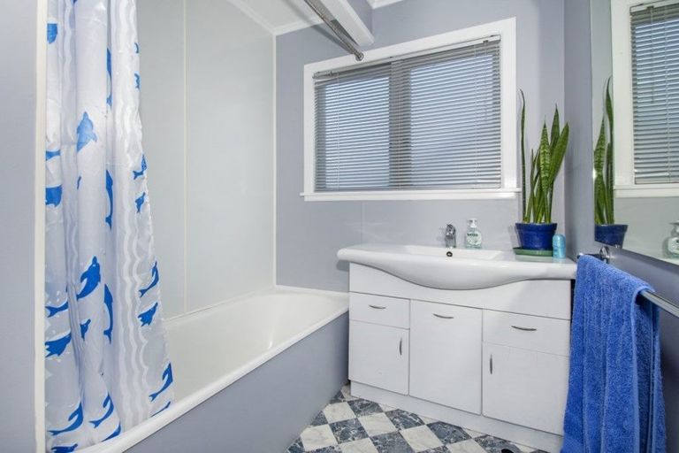 Photo of property in 57 Sherwood Road, Onerahi, Whangarei, 0110