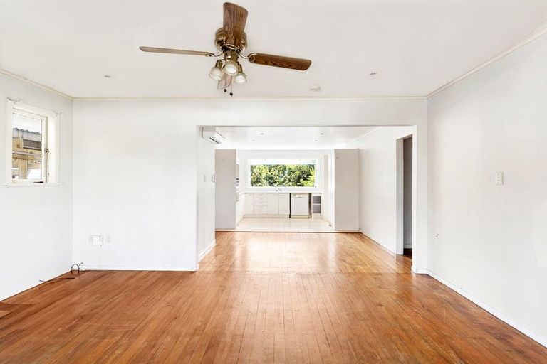 Photo of property in 52 Beaumonts Way, Manurewa, Auckland, 2102