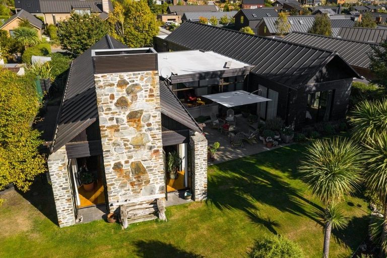 Photo of property in 8 Bretby Court, Jacks Point, Queenstown, 9371