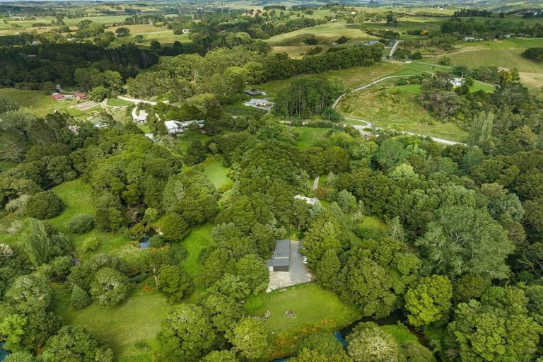 Photo of property in 130 Gibbons Road, Kaiwaka, 0573