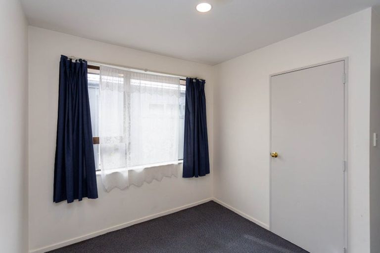 Photo of property in 2 Dickson Crescent, Hornby, Christchurch, 8042