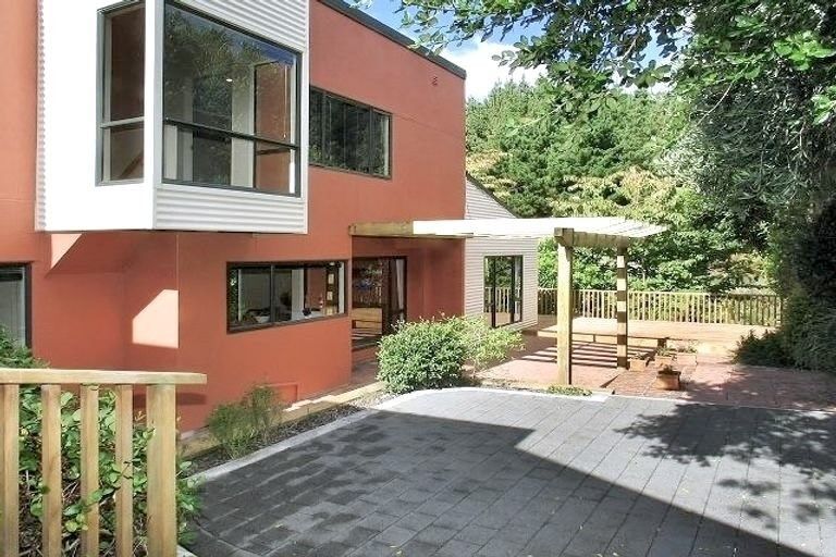 Photo of property in 51 Sunrise Boulevard, Tawa, Wellington, 5028