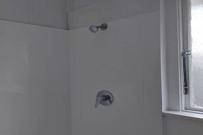 Photo of property in 28 Durham Street, Cannons Creek, Porirua, 5024