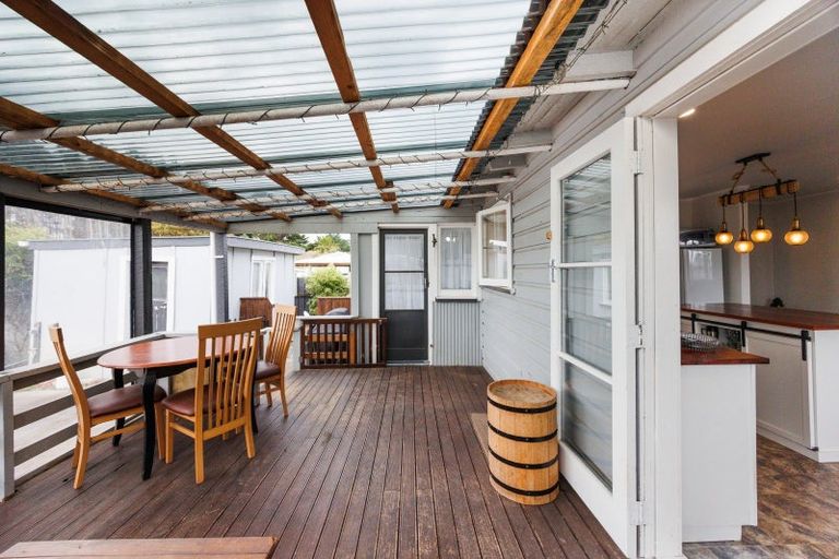 Photo of property in 27 Punga Street, Tangimoana, 4822