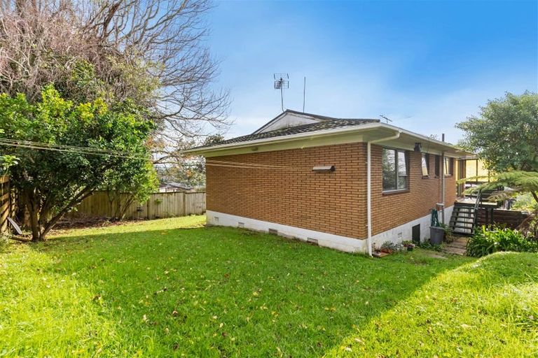 Photo of property in 2/98 Velma Road, Hillcrest, Auckland, 0627