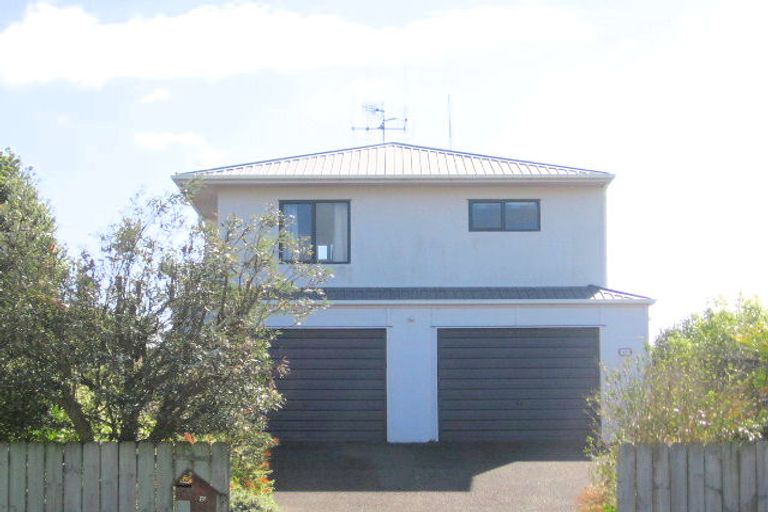 Photo of property in 15 Simpson Road, Papamoa Beach, Papamoa, 3118