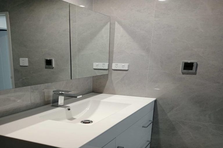 Photo of property in 14 Arataki Way, Glen Eden, Auckland, 0602