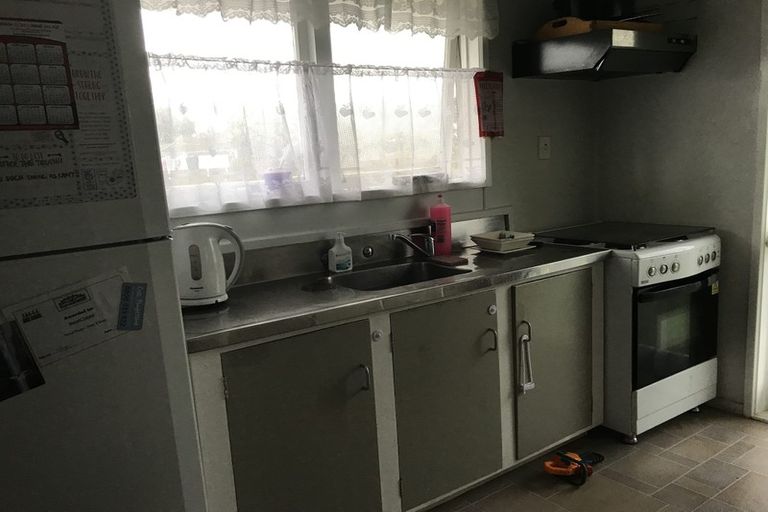 Photo of property in 42 Hamilton Drive, Waiuku, 2123