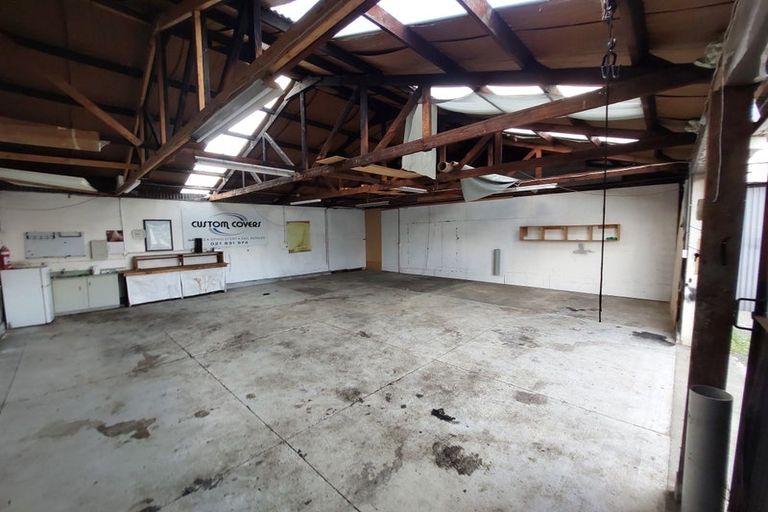 Photo of property in 37 Shaw Road, Oratia, Auckland, 0604