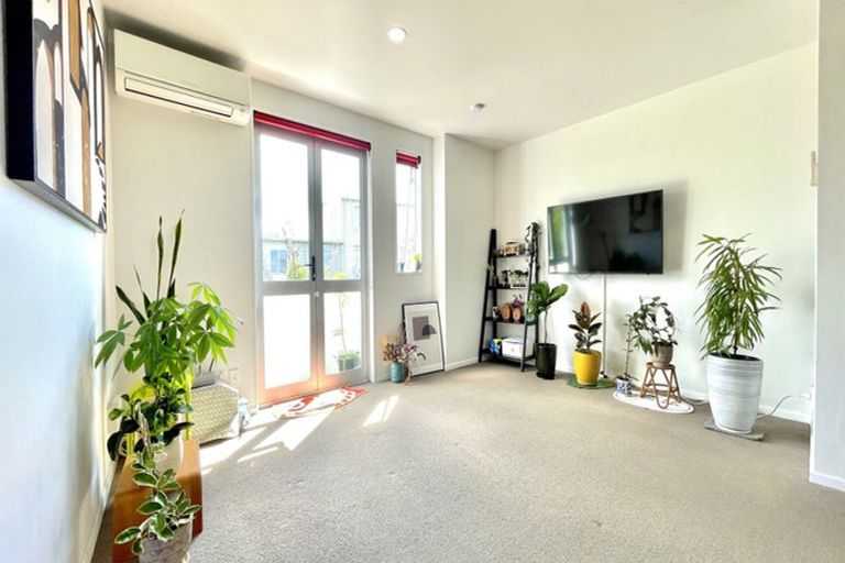 Photo of property in 89 Albionvale Road, Glen Eden, Auckland, 0602