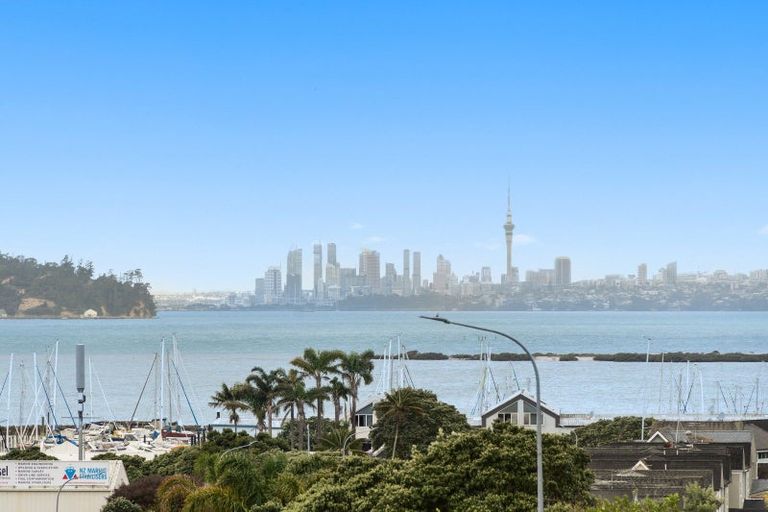 Photo of property in 165d Wiseley Road, West Harbour, Auckland, 0618