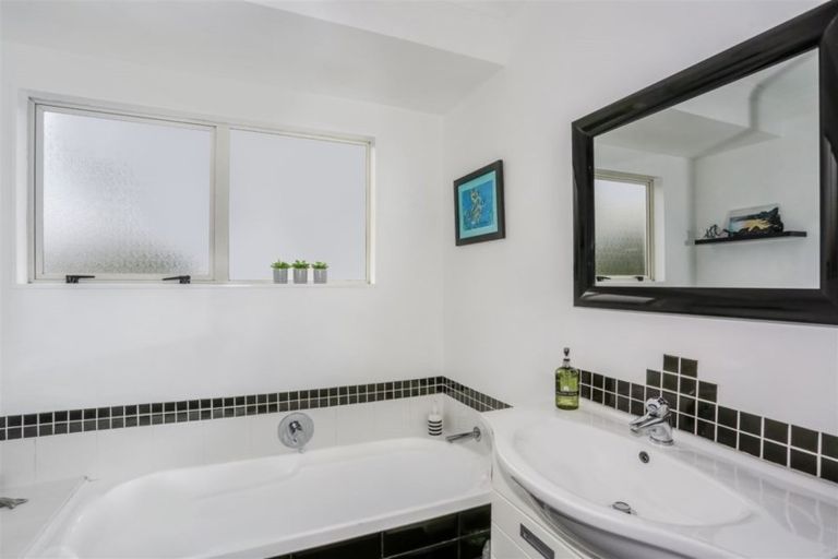 Photo of property in 27a Mareretu Avenue, Patumahoe, Pukekohe, 2679