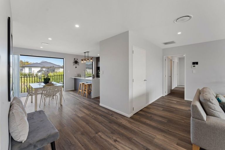 Photo of property in 19 Whitburn Avenue, Halswell, Christchurch, 8025