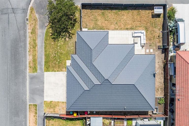 Photo of property in 24 Farnborough Street, Aranui, Christchurch, 8061