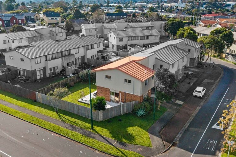 Photo of property in 2 Elwarth Way, Ranui, Auckland, 0612