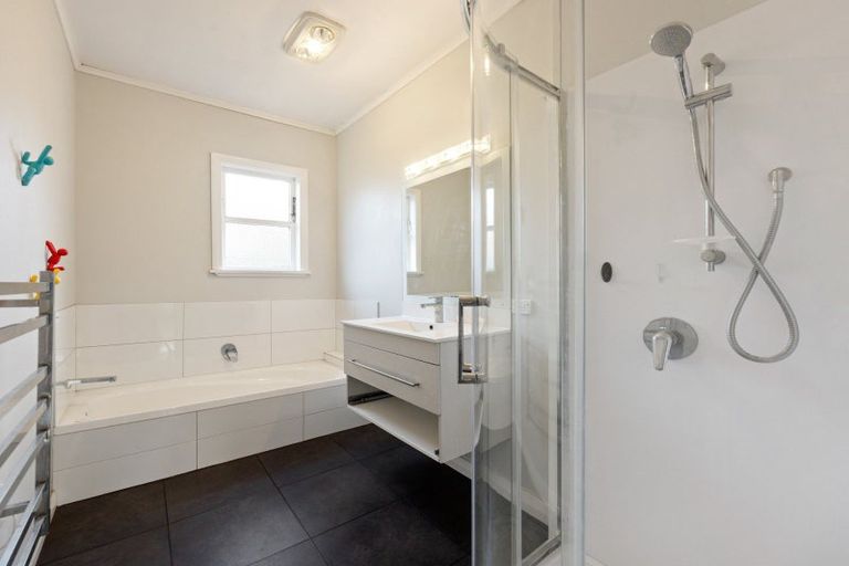 Photo of property in 10 Valley Terrace, Hamilton Central, Hamilton, 3204