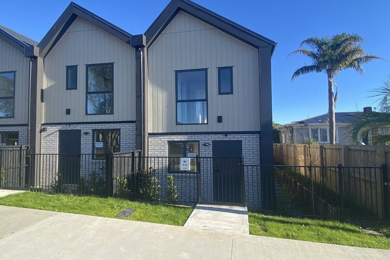 Photo of property in 33a Matipo Road, Te Atatu Peninsula, Auckland, 0610