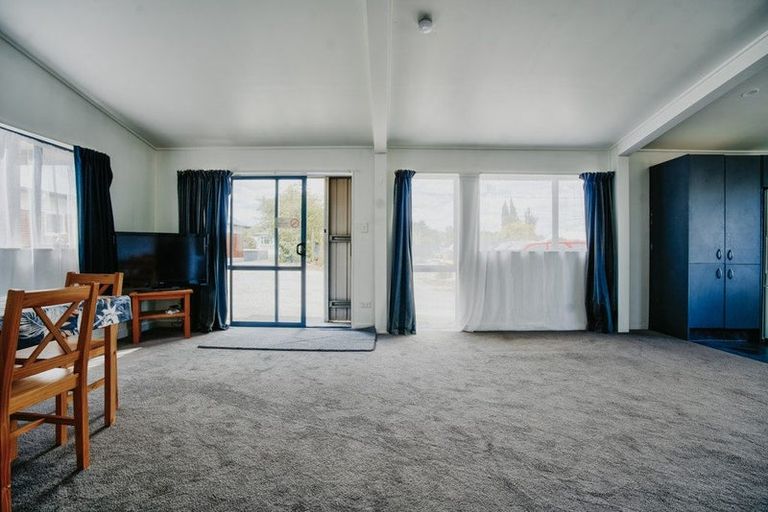 Photo of property in 18 Johnson Street, Milton, 9220