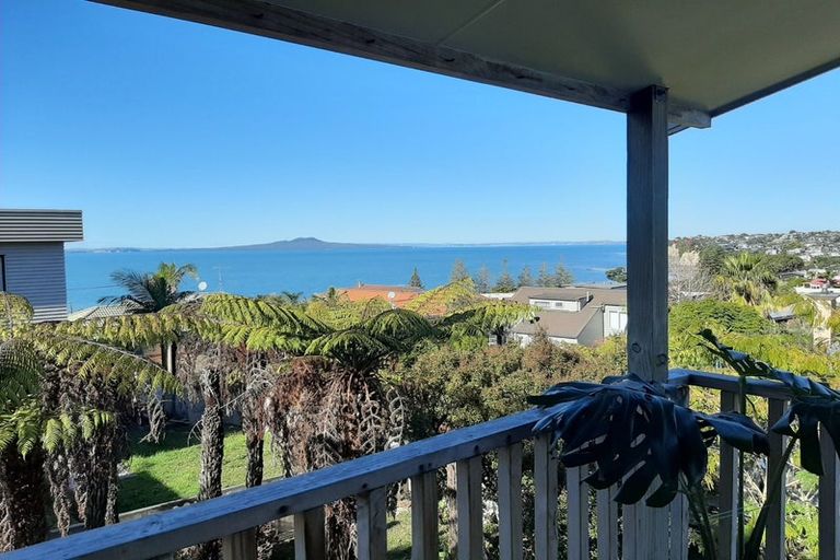 Photo of property in 15 Orchard Road, Browns Bay, Auckland, 0630