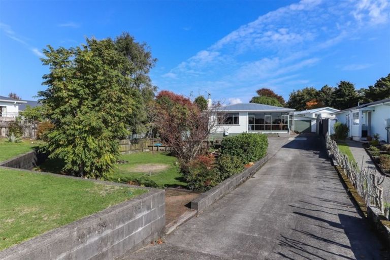 Photo of property in 8a Mahoe Street, Inglewood, 4330