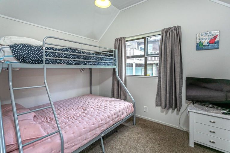 Photo of property in 127 Tuna Place, Onemana, Whangamata, 3691