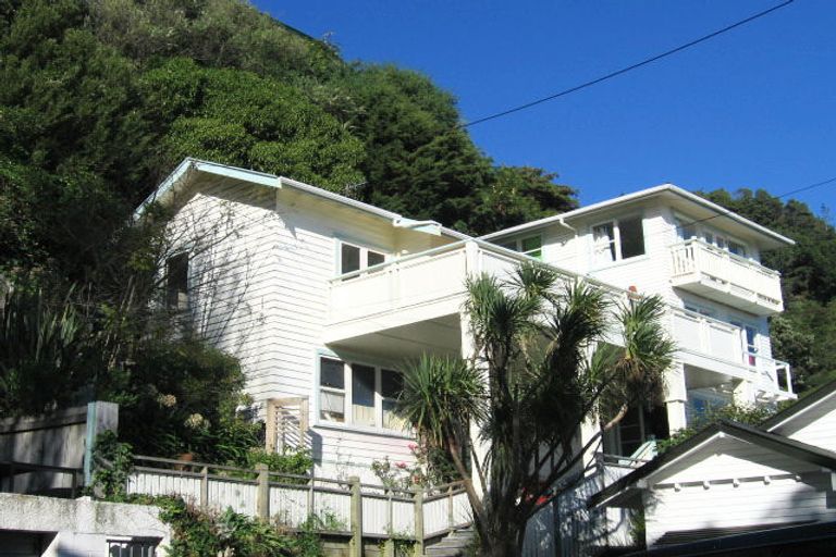 Photo of property in 26 Matipo Street, Eastbourne, Lower Hutt, 5013