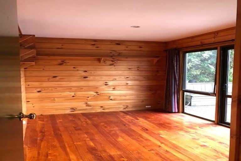 Photo of property in 25 Emlyn Place, Torbay, Auckland, 0630