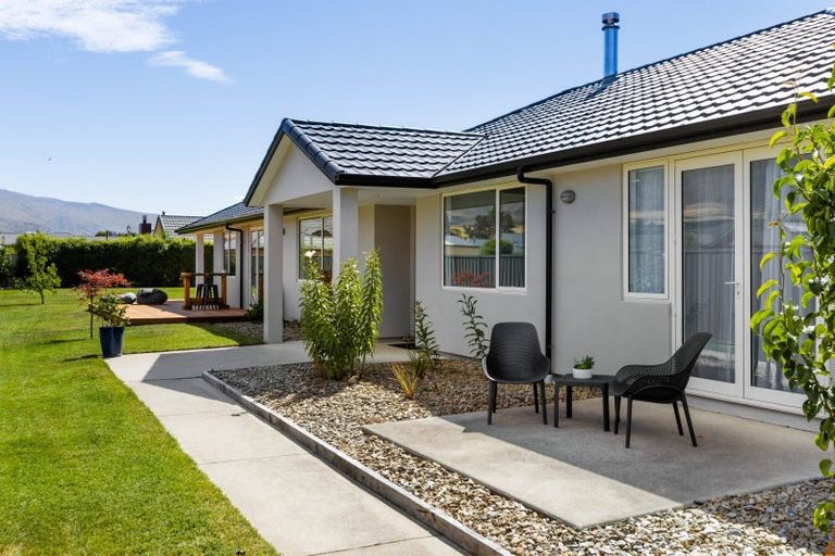 Photo of property in 3 De Bettencor Place, Mount Pisa, Cromwell, 9383