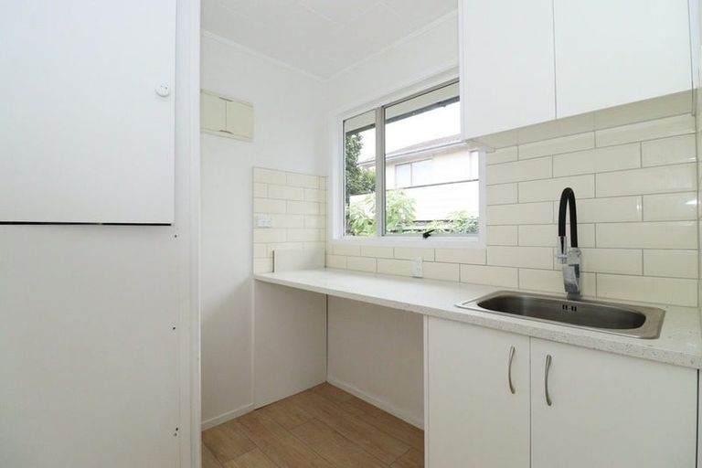 Photo of property in 71 Casuarina Road, Half Moon Bay, Auckland, 2012