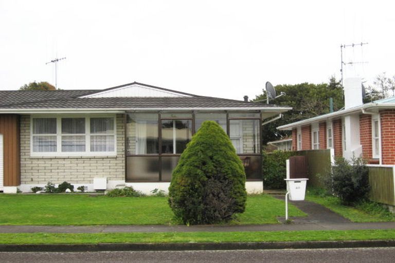 Photo of property in 40 Karaka Crescent, Levin, 5510