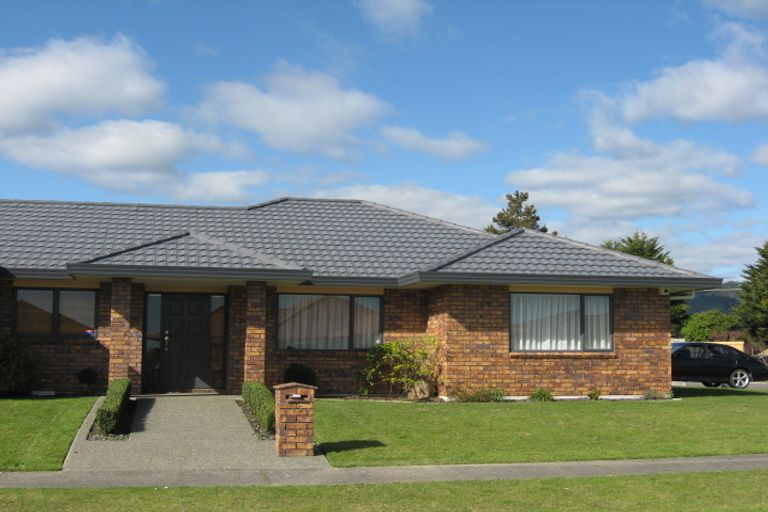 Photo of property in 15 Tainui Street, Levin, 5510