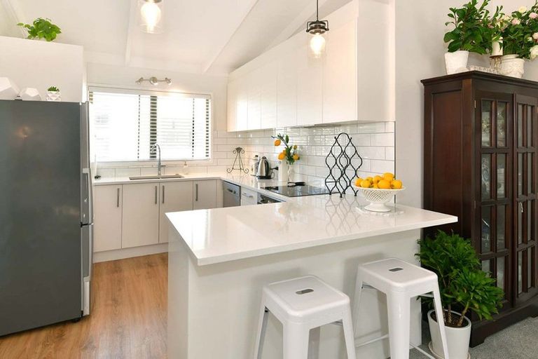 Photo of property in 19b Albatross Road, Red Beach, 0932