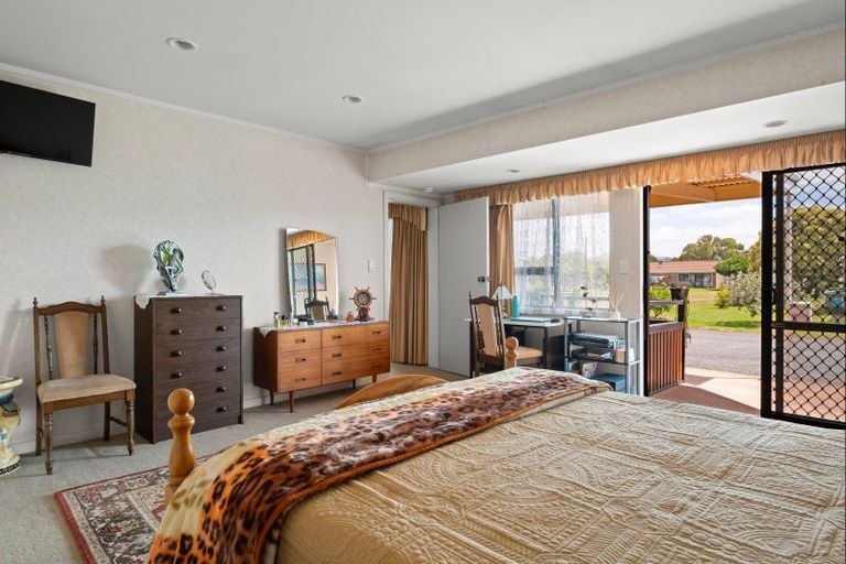 Photo of property in Orange Grove Flats, 2/549 Childers Road, Te Hapara, Gisborne, 4010