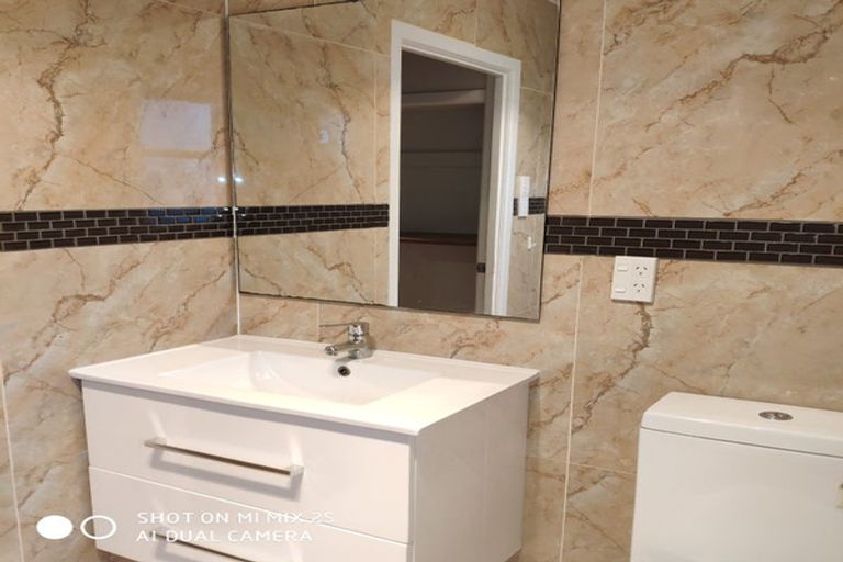 Photo of property in 73 Kervil Avenue, Te Atatu Peninsula, Auckland, 0610