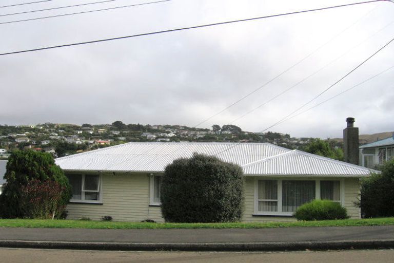 Photo of property in 25 Lynda Avenue, Paparangi, Wellington, 6037