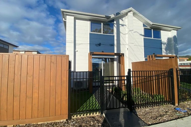 Photo of property in 2/318 Oxford Terrace, Avalon, Lower Hutt, 5011