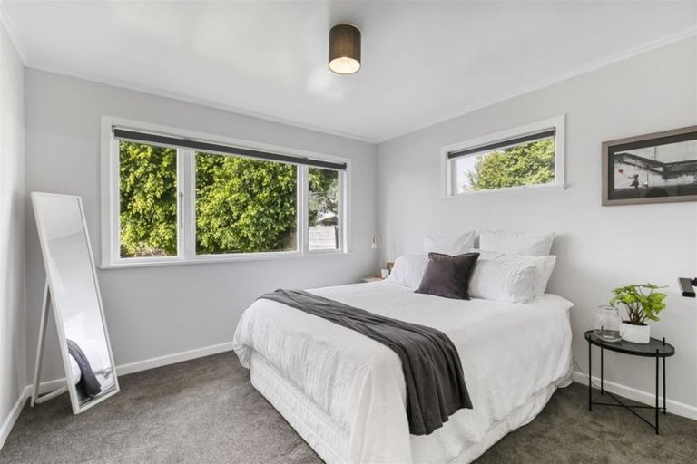 Photo of property in 1/18 Verbena Road, Birkdale, Auckland, 0626