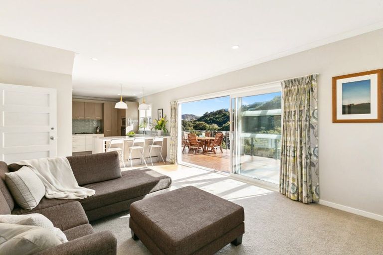 Photo of property in 16 Narbada Crescent, Khandallah, Wellington, 6035