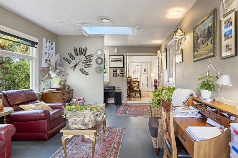 Photo of property in 37 Weston Road, St Albans, Christchurch, 8052