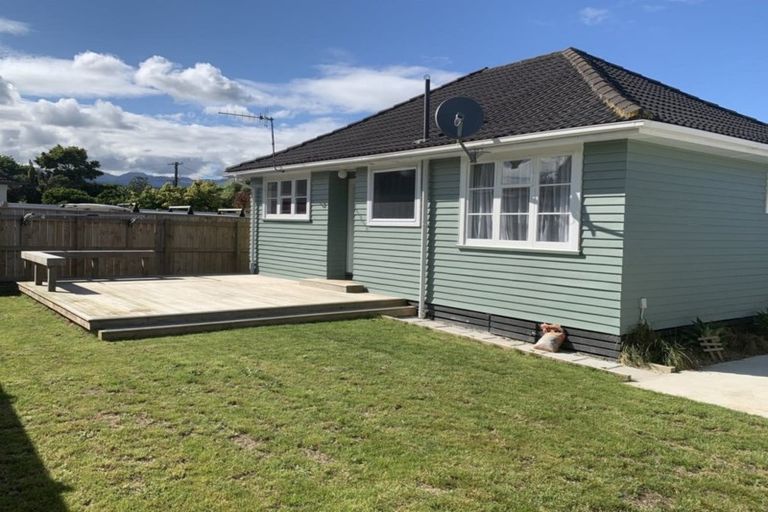 Photo of property in 18 Gordon Place, Levin, 5510