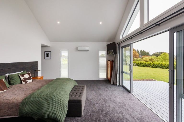Photo of property in 12 Colquhoun Way, Kelvin Grove, Palmerston North, 4470